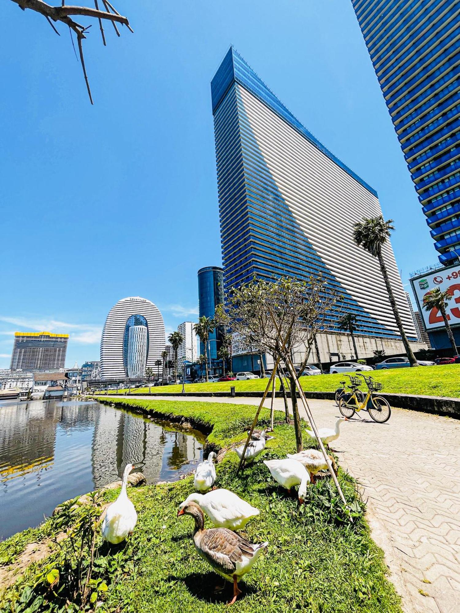 Seaside Vip Hotel Batumi Exterior photo