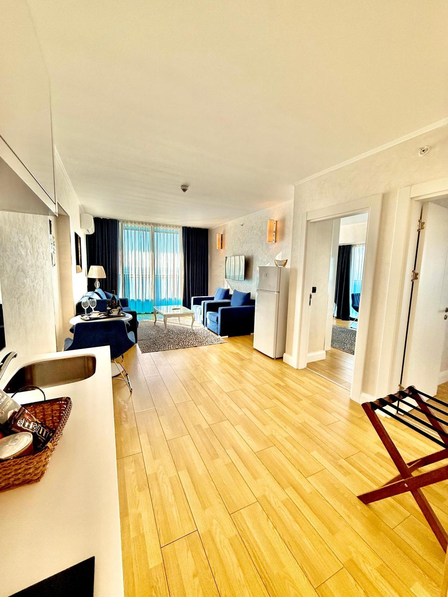 Seaside Vip Hotel Batumi Exterior photo