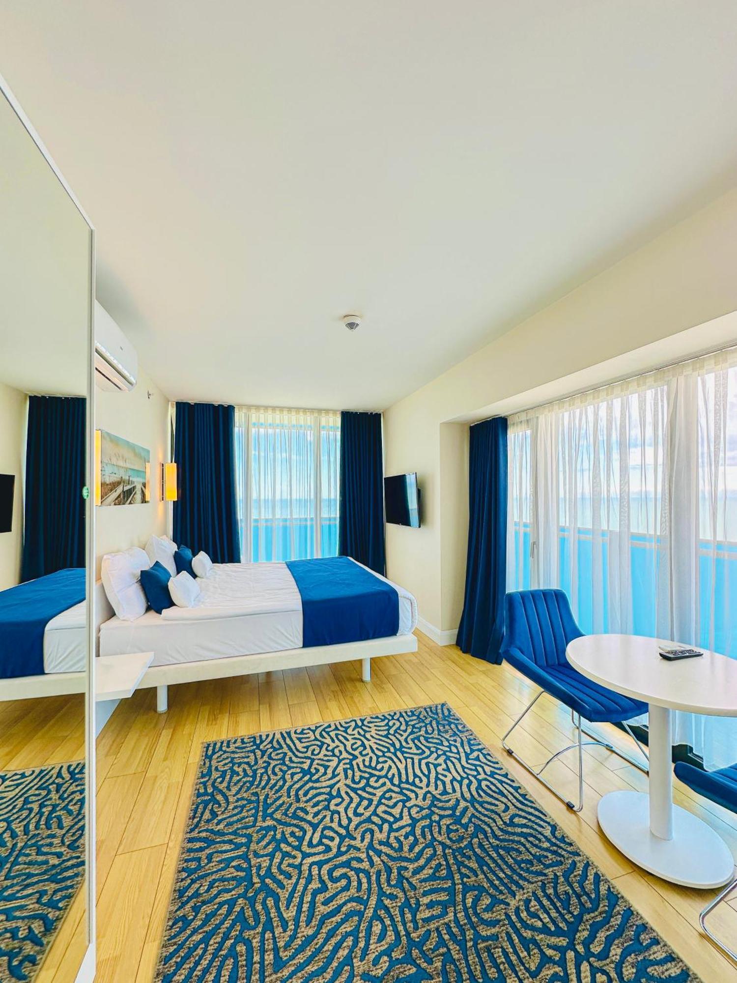 Seaside Vip Hotel Batumi Exterior photo