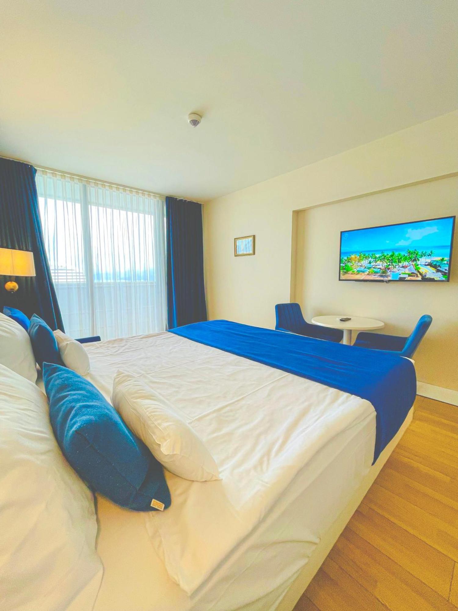 Seaside Vip Hotel Batumi Exterior photo