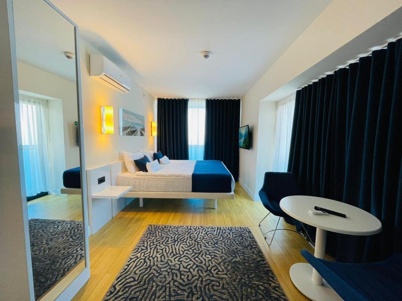 Seaside Vip Hotel Batumi Exterior photo